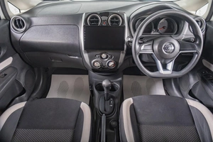 Хетчбэк Nissan Note 2017 года, 1049000 рублей, Томск