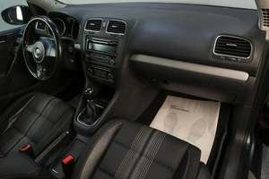 Хетчбэк Volkswagen Golf 2012 года, 839000 рублей, Челябинск