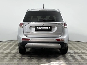 Внедорожник Mitsubishi Outlander 2014 года, 1176200 рублей, Казань