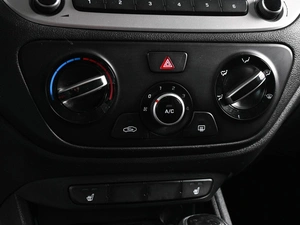 Седан Hyundai Solaris 2019 года, 1319000 рублей, Ростов-на-Дону