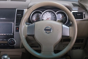 Хетчбэк Nissan Tiida 2010 года, 779000 рублей, Томск