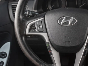 Седан Hyundai Solaris 2014 года, 1170000 рублей, Омск