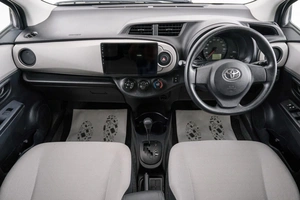 Хетчбэк Toyota Vitz 2011 года, 889000 рублей, Красноярск