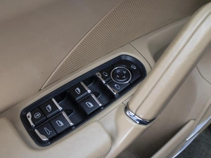 Внедорожник Porsche Cayenne S 2011 года, 2230000 рублей, Омск