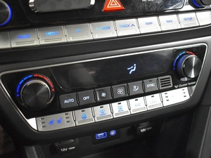 Седан Hyundai Sonata 2018 года, 1635100 рублей, Казань