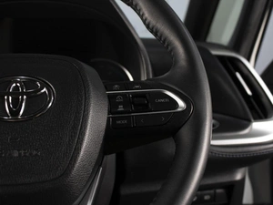 Минивэн Toyota Voxy 2022 года, 4200000 рублей, Омск