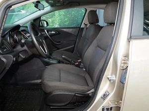 Хетчбэк Opel Astra 2012 года, 818000 рублей, Тверь