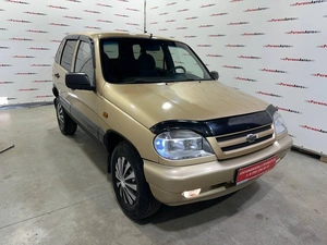 Внедорожник Chevrolet Niva 2004 года, 355000 рублей, Красноярск