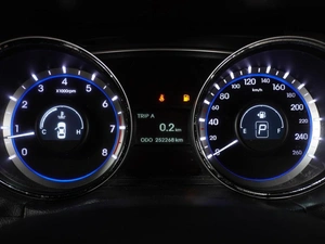 Седан Hyundai Sonata 2011 года, 939000 рублей, Воронеж