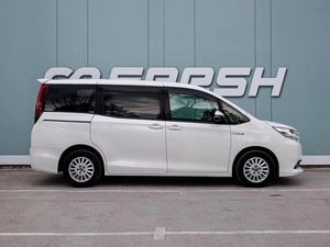 Минивэн Toyota Noah 2015 года, 1739000 рублей, Большой Сочи