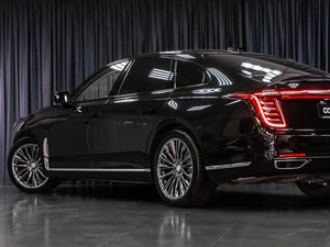 Седан Hongqi H9 2023 года, 4199000 рублей, Тюмень