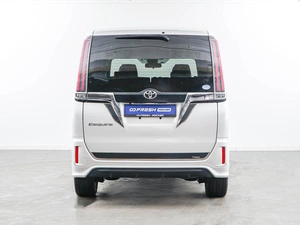 Минивэн Toyota Esquire 2018 года, 2457077 рублей, Москва