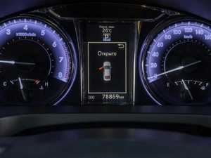 Седан Toyota Camry 2018 года, 2729000 рублей, Сургут