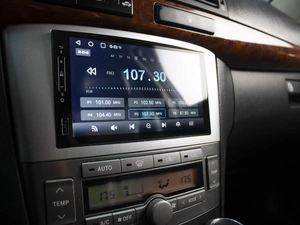 Седан Toyota Avensis 2005 года, 850000 рублей, Омск