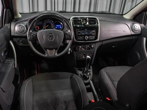 Хетчбэк Renault Sandero Stepway 2017 года, 975000 рублей, Тюмень