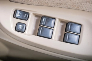 Седан Nissan Bluebird Sylphy 2001 года, 359000 рублей, Томск