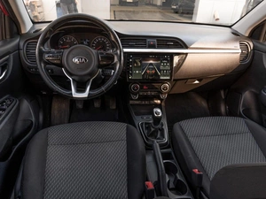 Седан Kia Rio 2018 года, 1089000 рублей, Саратов