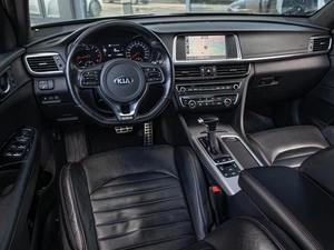 Седан Kia Optima 2017 года, 2040000 рублей, Краснодар
