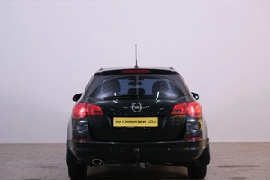 Универсал Opel Astra 2011 года, 769000 рублей, Омск