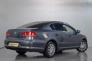 Седан Volkswagen Passat 2011 года, 1099000 рублей, Челябинск