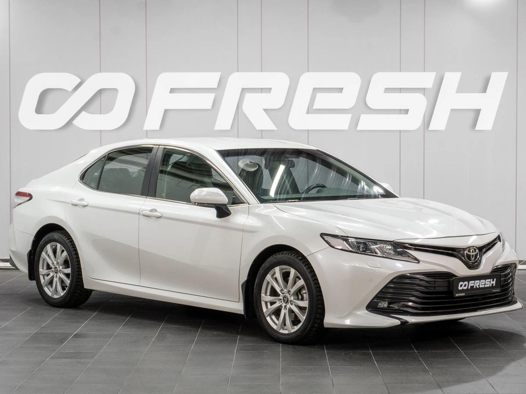 Седан Toyota Camry 2019 года, 3249000 рублей, Сургут