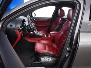 Внедорожник Porsche Macan Turbo 2014 года, 2699982 рублей, Москва