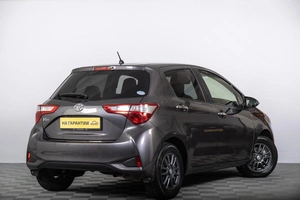 Хетчбэк Toyota Vitz 2019 года, 999000 рублей, Томск