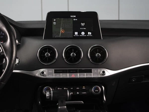 Лифтбек Kia Stinger 2019 года, 2930000 рублей, Омск