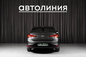 Седан Hyundai Elantra 2020 года, 1245000 рублей, Красноярск