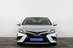 Седан Toyota Camry 2020 года, 2799000 рублей, Сургут