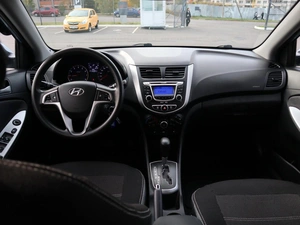Седан Hyundai Solaris 2013 года, 905000 рублей, Железногорск