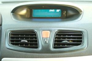 Седан Renault Fluence 2011 года, 659000 рублей, Омск