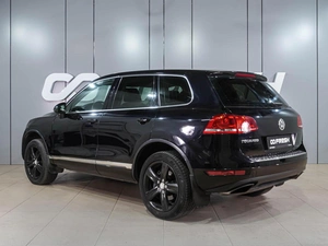 Внедорожник Volkswagen Touareg 2012 года, 1799000 рублей, Воронеж