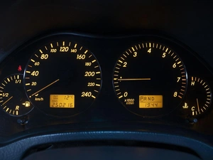 Седан Toyota Avensis 2005 года, 850000 рублей, Омск