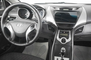Седан Hyundai Avante 2011 года, 1049000 рублей, Кемерово