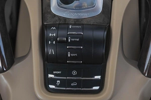 Внедорожник Porsche Cayenne 2011 года, 3219000 рублей, Кемерово