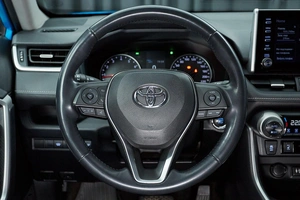 Внедорожник Toyota RAV4 2019 года, 3578000 рублей, Красноярск