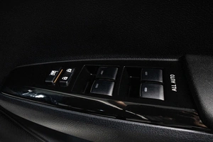 Универсал Toyota Corolla Fielder 2018 года, 1609000 рублей, Сургут