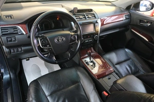 Седан Toyota Camry 2013 года, 1599000 рублей, Омск