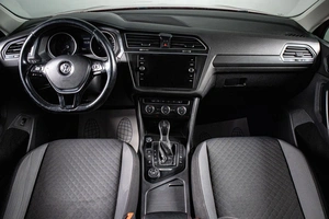 Внедорожник Volkswagen Tiguan 2017 года, 2399000 рублей, Сургут