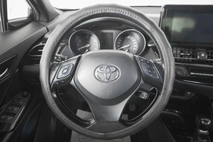Внедорожник Toyota C-HR 2018 года, 2049000 рублей, Кемерово