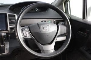 Минивэн Honda Freed 2013 года, 1349000 рублей, Новосибирск