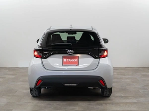 Хетчбэк Toyota Yaris 2021 года, 1290000 рублей, Красноярск