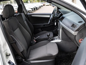 Седан Opel Astra 2014 года, 625000 рублей, Краснодар
