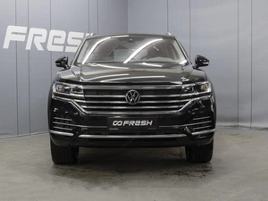 Внедорожник Volkswagen Touareg 2021 года, 6900000 рублей, Омск