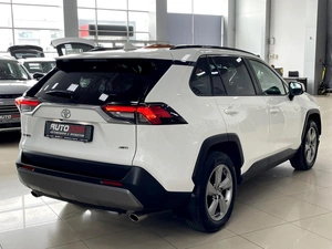 Внедорожник Toyota RAV4 2019 года, 2997000 рублей, Солонцы