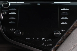 Седан Toyota Camry 2019 года, 2599000 рублей, Новосибирск