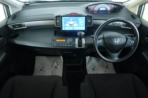 Минивэн Honda Freed 2012 года, 1149000 рублей, Омск