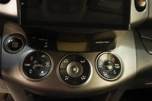 Внедорожник Toyota RAV4 2012 года, 1549000 рублей, Челябинск