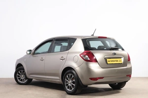 Хетчбэк Kia Ceed 2010 года, 669000 рублей, Новосибирск